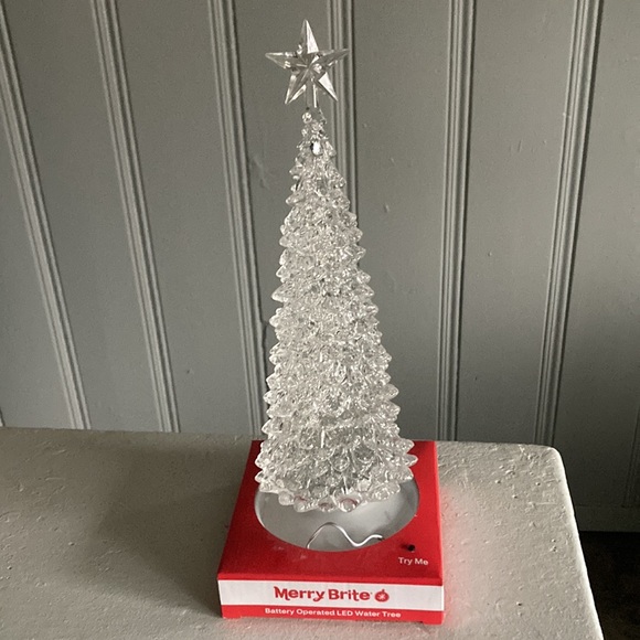BNIB STUNNING- LED Light Up Battery Operated Christmas Water Tree 🌲 Decoration - Picture 5 of 16